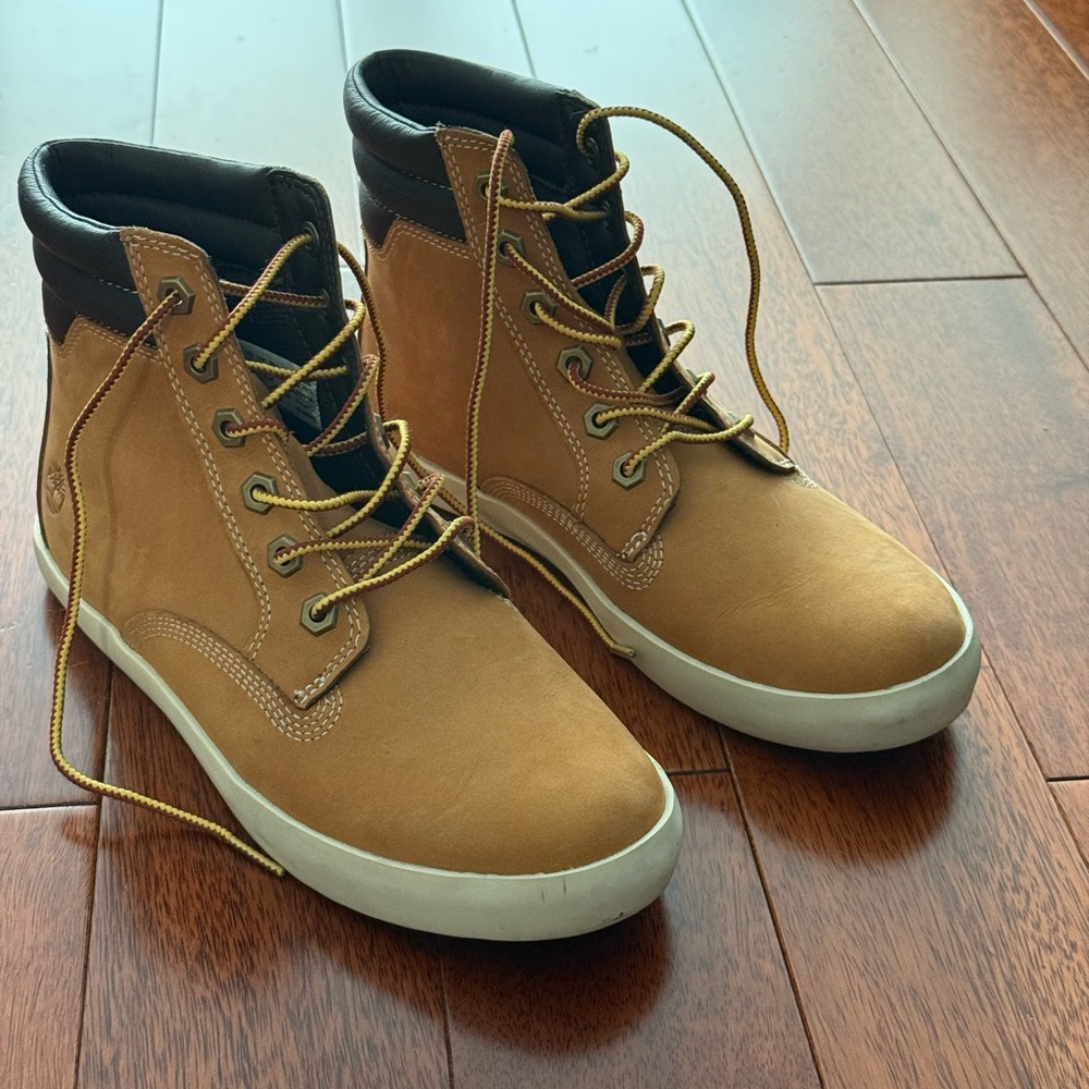 Timberland Women's Suede Tan Ankle Boots